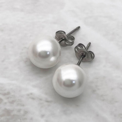 "真珠屋さんが本気で選んだ"8mm貝パールスタッドピアス  イヤリング ウエディング 結婚式 入学入園卒園卒業 冠婚葬祭 1枚目の画像