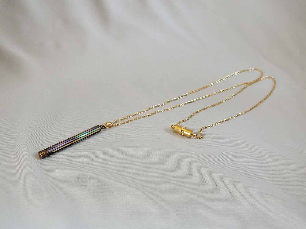 ペンダント「螺鈿金梨子地 ラインⅡ」　木製漆塗　（25022003）紙箱入