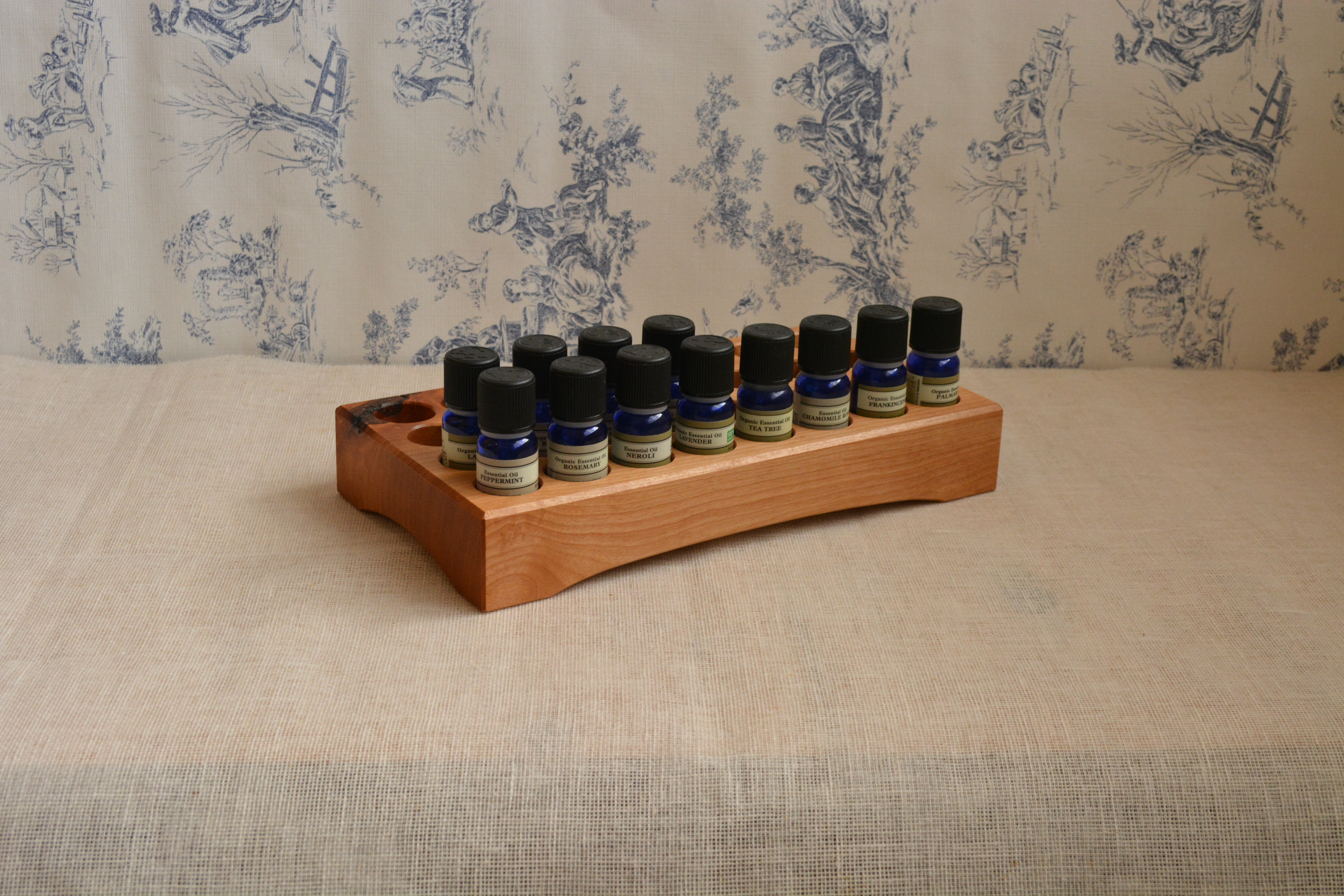 サクラのアロマオイルボトルスタンド32本用