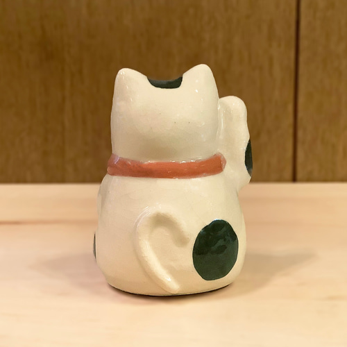 ☆猫の日2025☆置物〚招き猫・白〛楽入窯製 手描き 縁起物 招き猫 楽入