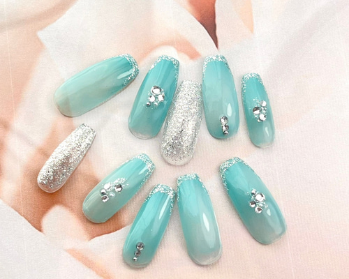 9d8140a32b691a701a774b162ca261