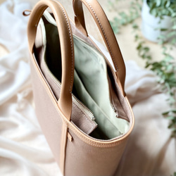 受注制作品　上質ヌメ革と帆布のミニトートバッグ　ミルクティー　◆ファスナー仕様　キレイめカジュアル◆ 5枚目の画像