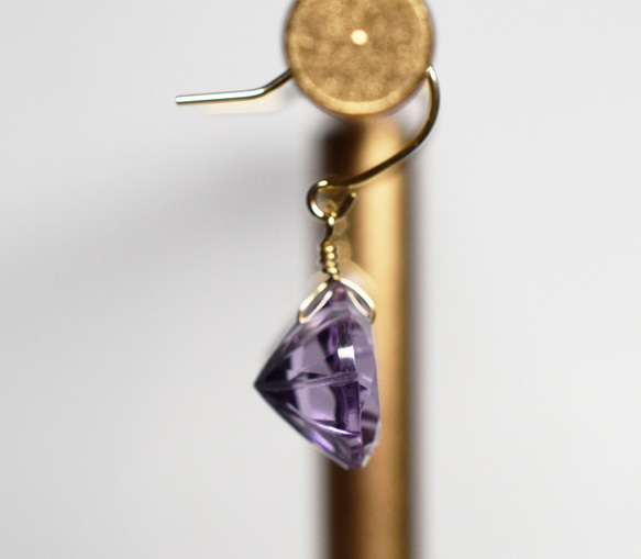 жK18YG 18金 天然石アメジストRDファセットピアス 4枚目の画像