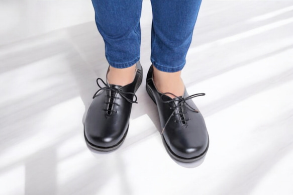 沒有任何疼痛 ♪♪ 出奇的輕 ♪ 優雅的繫帶經典運動鞋 第3張的照片