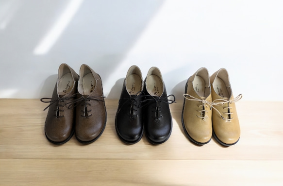 沒有任何疼痛 ♪♪ 出奇的輕 ♪ 優雅的繫帶經典運動鞋 第1張的照片