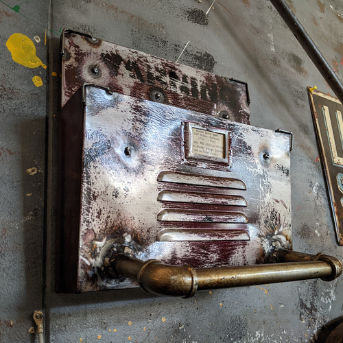 無骨さ半端ない！ペーパーホルダー マガジンラック（2WAY