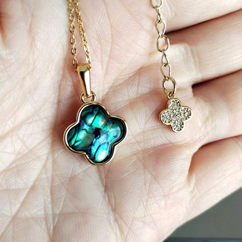 プラチナ天然ダイヤモンドクローバーモチーフネックレス0.1ブリリアン