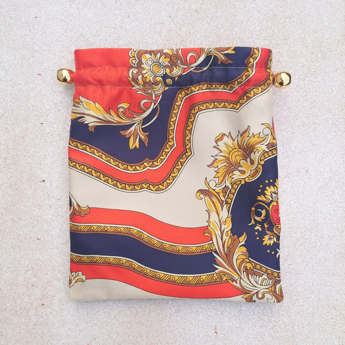 ヴィンテージスカーフの華麗なる変身・気分が上がる巾着袋(nR) ポーチ