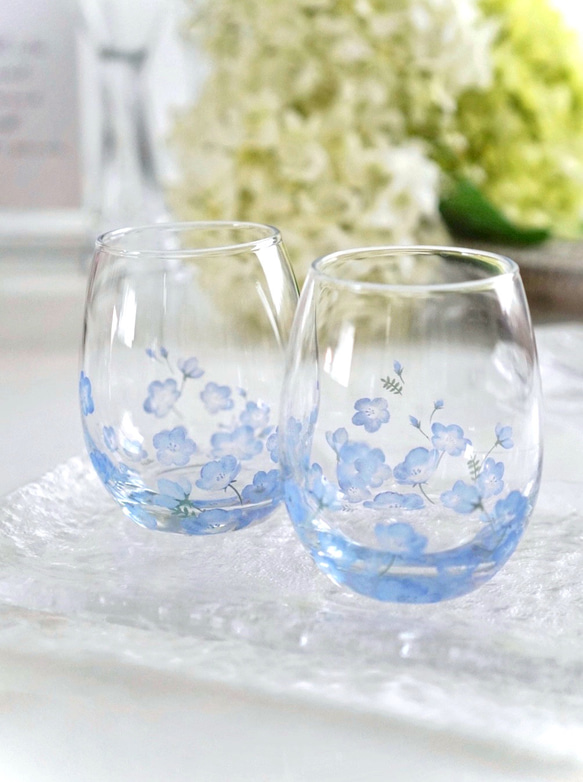 ネモフィラガーデンでティータイム♪ブルーの花畑をグラスに閉じ込めました 1枚目の画像