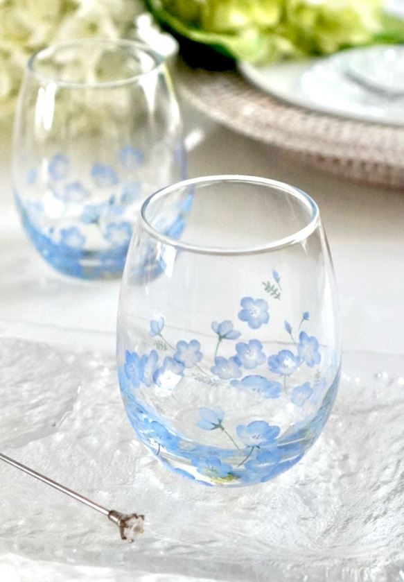 ネモフィラガーデンでティータイム♪ブルーの花畑をグラスに閉じ込めました 3枚目の画像