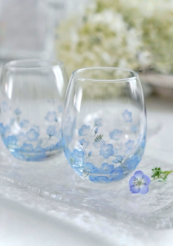 ネモフィラガーデンでティータイム♪ブルーの花畑をグラスに閉じ込めました 2枚目の画像