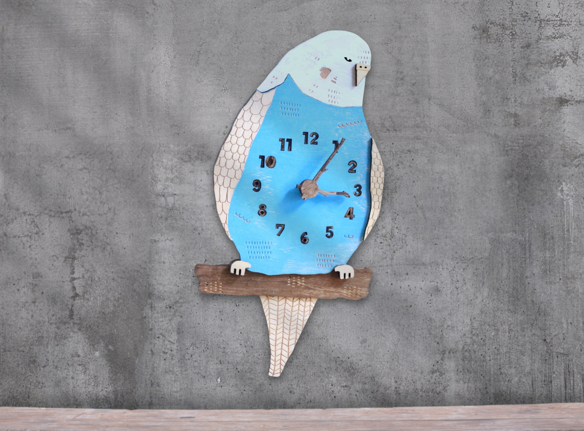 セキセイインコが国語の勉強をしている レギュラーサイズ 時計 木製 掛け時計