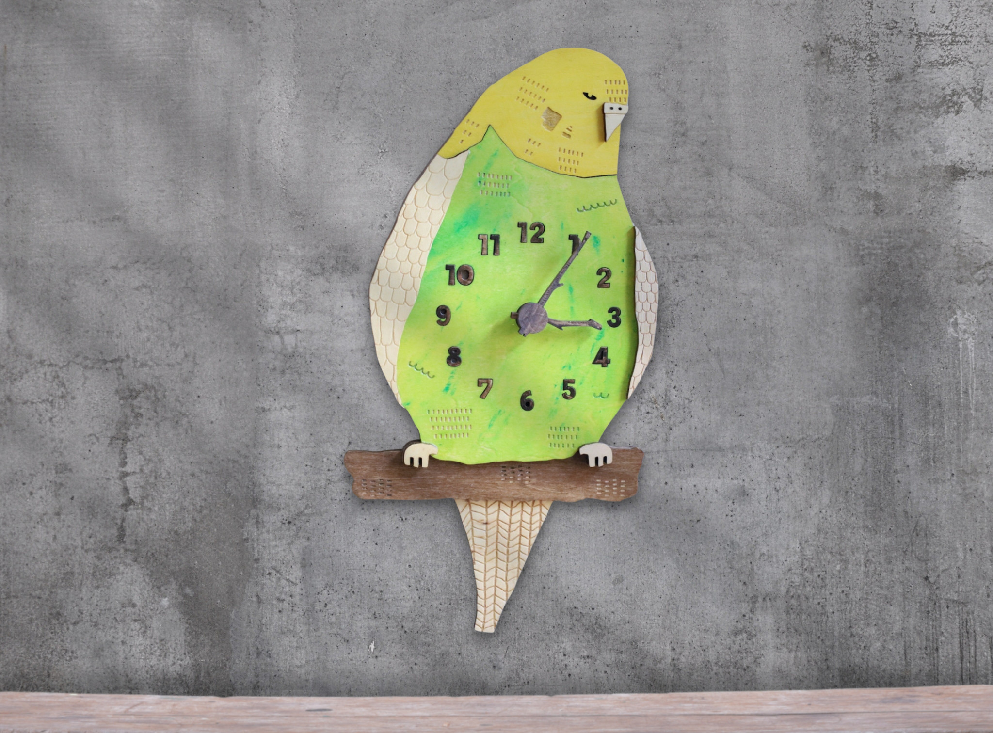 セキセイインコが国語の勉強をしている レギュラーサイズ 時計 木製 掛け時計