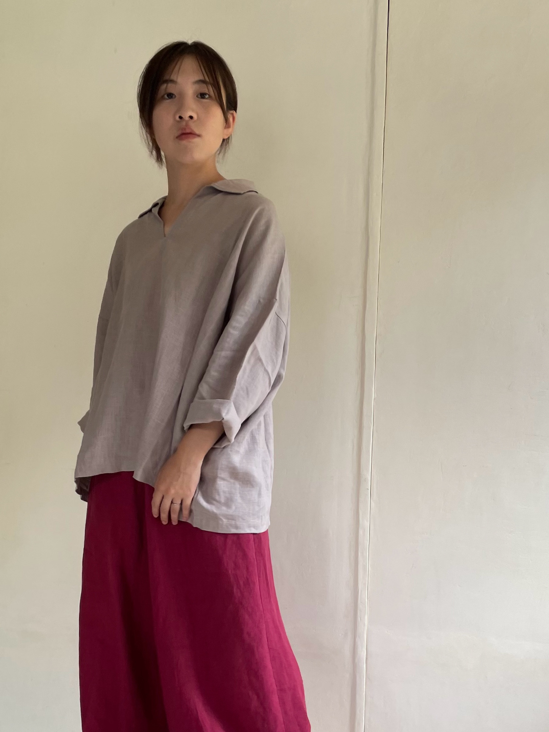 リネンのスキッパーカラープルオーバー （黒）（ベージュ）（オフホワイト）