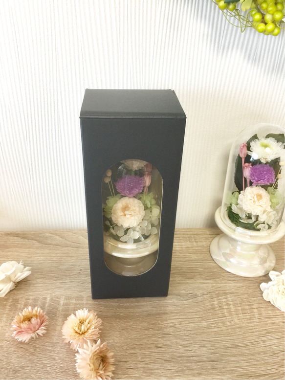 可愛いプリザーブドフラワー の供花 仏花 クリアドーム ボトルフラワー ホワイト　ピンク　デンファレ　小菊 6枚目の画像