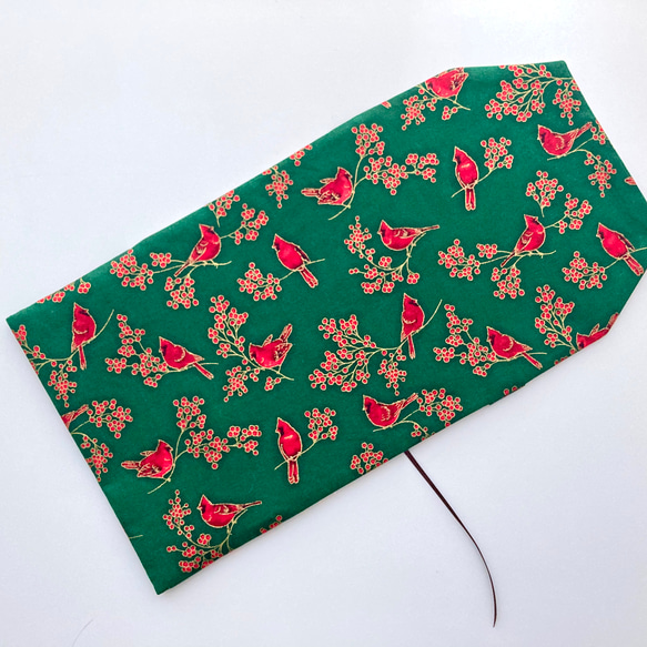 【輸入生地】赤い鳥とナンテンの実の文庫サイズブックカバー　 4枚目の画像