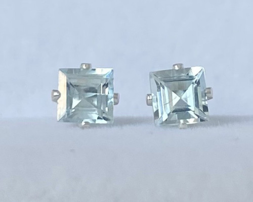 14kgf/silver》4mm 天然石 アクアマリン スクエア ピアス /イヤリング