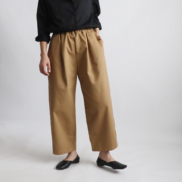 ラスト３　春うららＳＡＬＥ　９５cm　コットンチノ生地　誰にでも似合う定番パンツ ストレート　チノパン　キャメルR05B