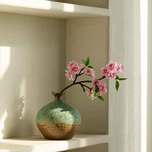 ひな祭りや春のインテリアに最適な高品質桃の花と陶器製花瓶