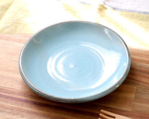 SALE】こっくり水色釉薬の中皿 縁錆 中皿 TSUCHI-HANAKI 通販 18950624