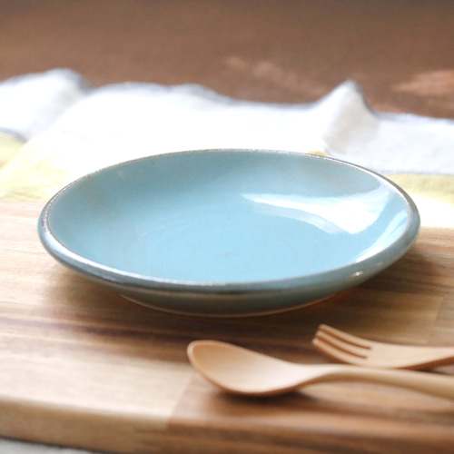 SALE】こっくり水色釉薬の中皿 縁錆 中皿 TSUCHI-HANAKI 通販 18950624