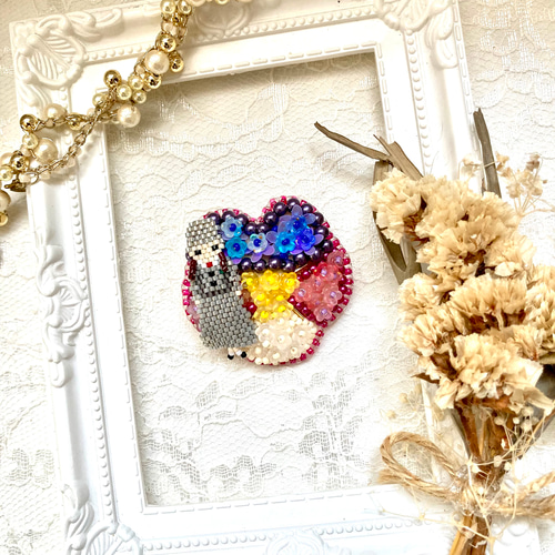 すみれビーズ刺繍with学生(娘役)ビーズステッチブローチ