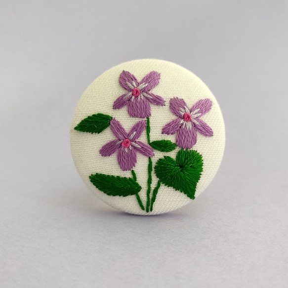 ★リクエスト注文ページ★刺繍 ブローチ、ヘアゴム ラベンダーの花籠 手刺繍 ブローチ ヘアゴム - コモレビ 1to3