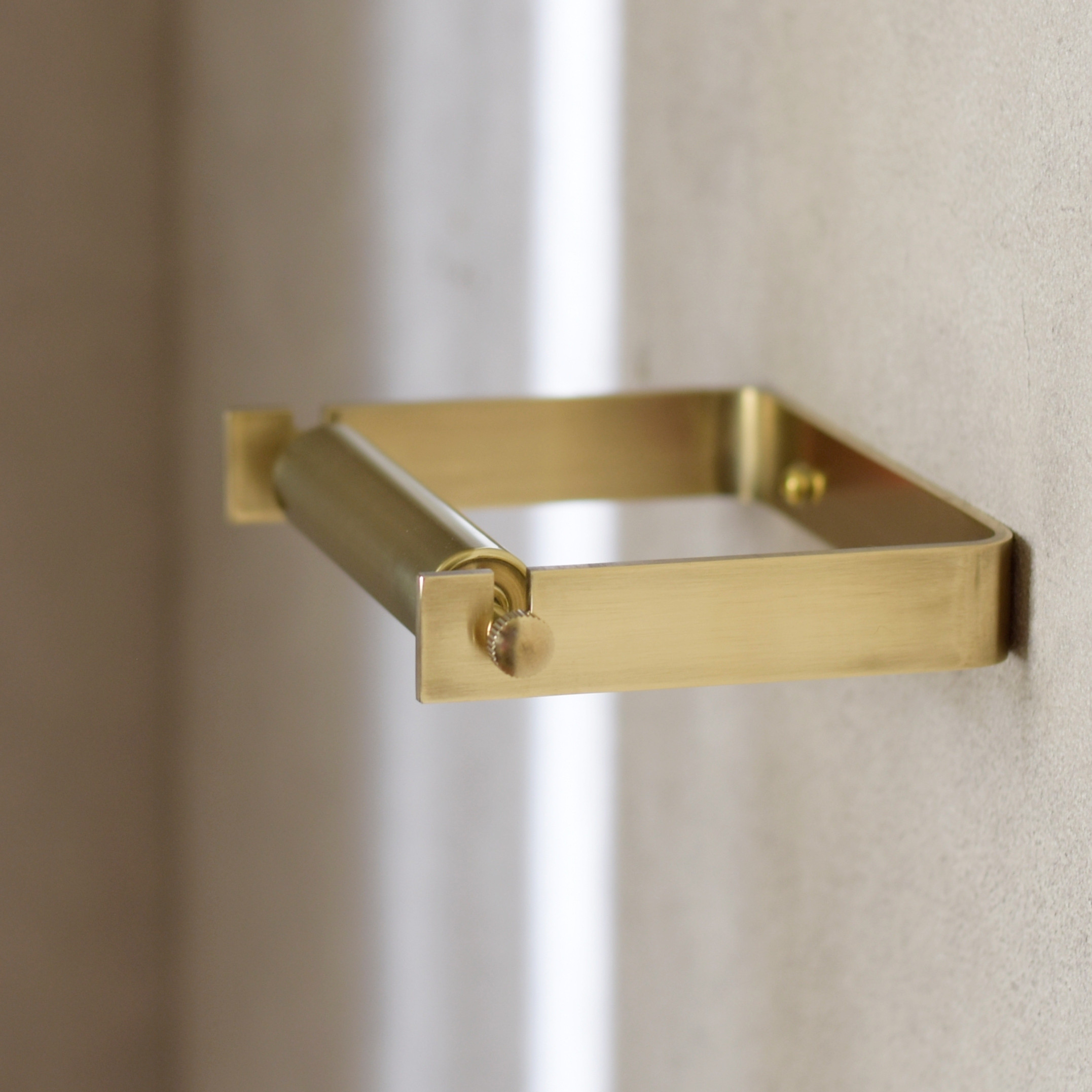 真鍮のトイレットペーパーホルダー　コの字型