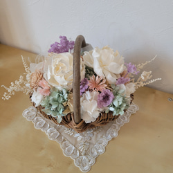 NEW ♡母の日ギフト2025♡贈り物に淡い色合いが可愛いかごアレンジ 2枚目の画像