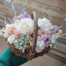 NEW ♡母の日ギフト2025♡贈り物に淡い色合いが可愛いかごアレンジ 5枚目の画像