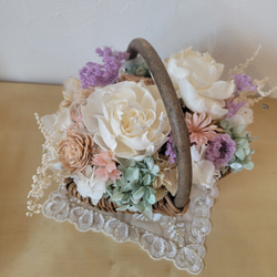 NEW ♡母の日ギフト2025♡贈り物に淡い色合いが可愛いかごアレンジ 3枚目の画像