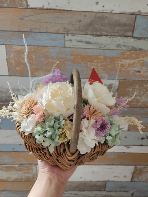 NEW ♡母の日ギフト2025♡贈り物に淡い色合いが可愛いかごアレンジ 6枚目の画像