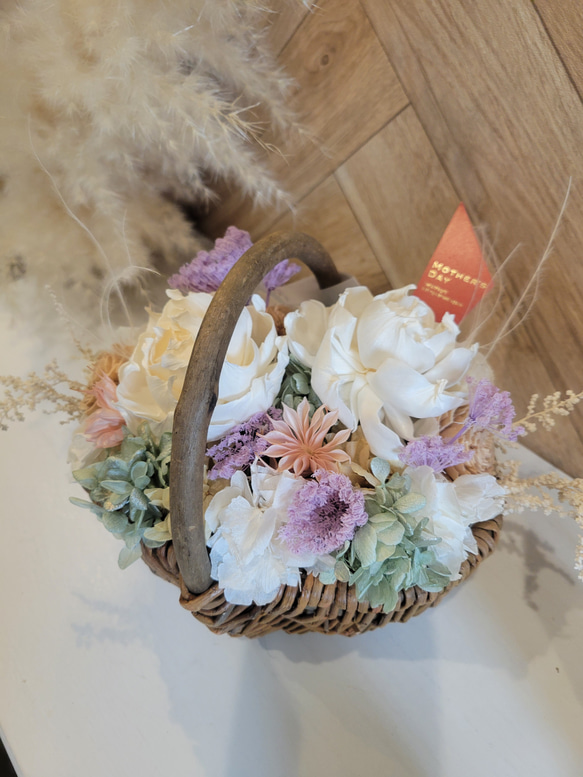 NEW ♡母の日ギフト2025♡贈り物に淡い色合いが可愛いかごアレンジ 7枚目の画像