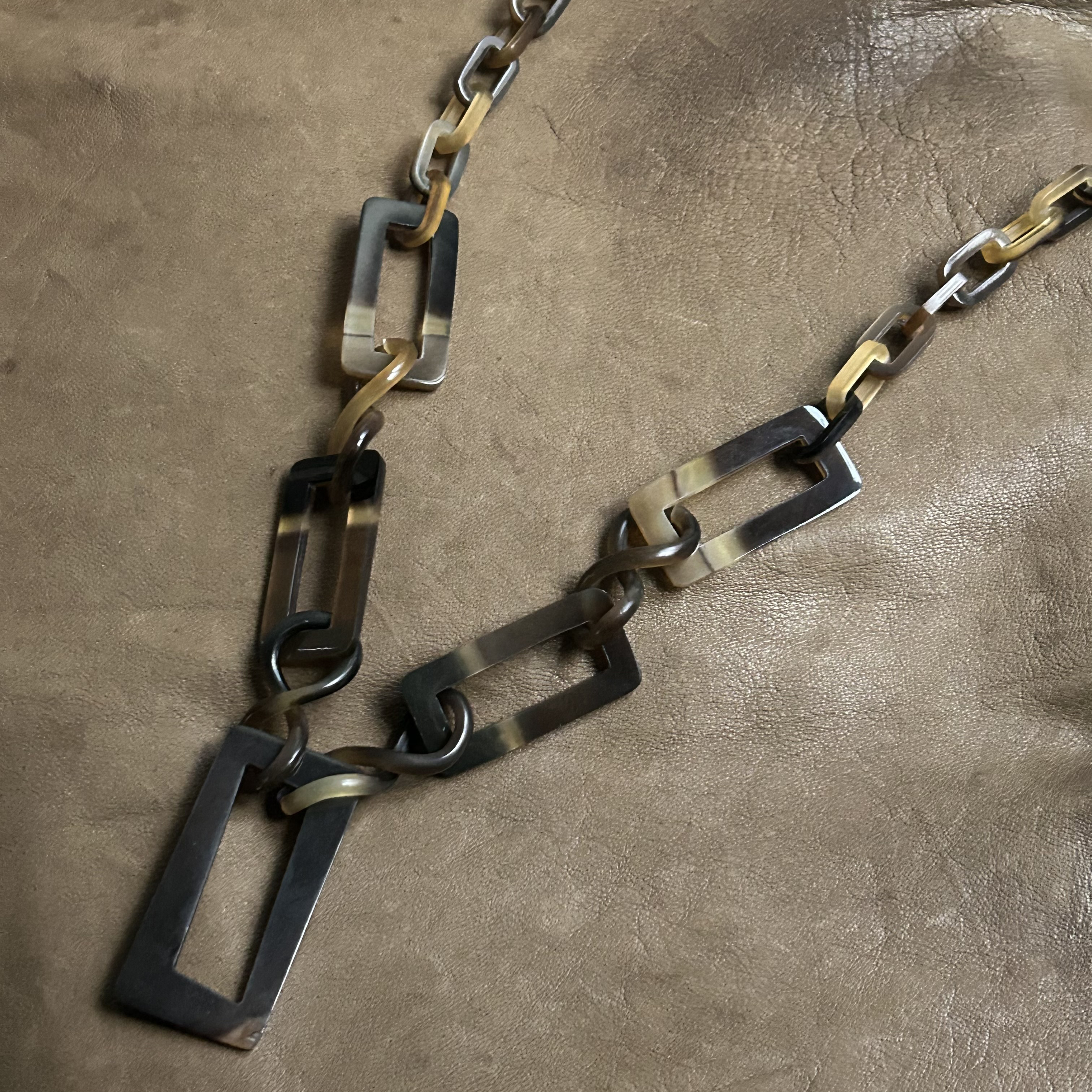 スクエアパーツ　バッファローホーンネックレス　ブラウングラデーション　水牛アクセサリー　オリジナル 5,529円