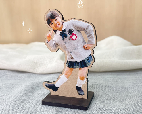 モクスタ》オリジナル 木製スタンド | お子様の成長を「カタチ」に