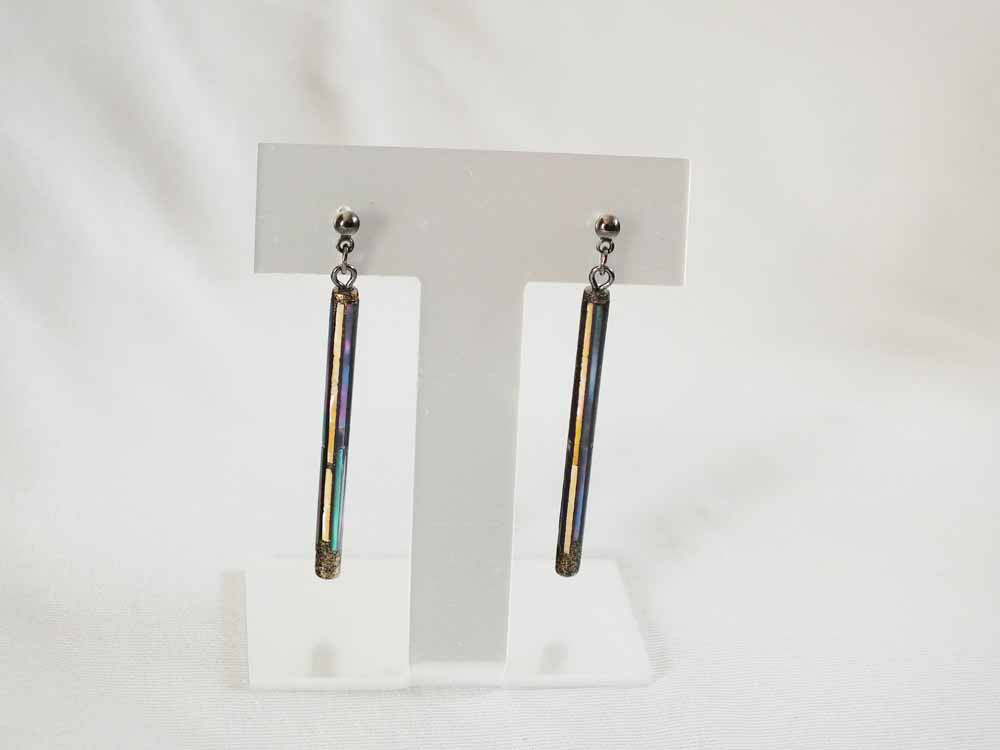 細丸棒の螺鈿ピアス「螺鈿金梨子地 ラインⅡ」　木製漆塗  紙箱入（25022107）