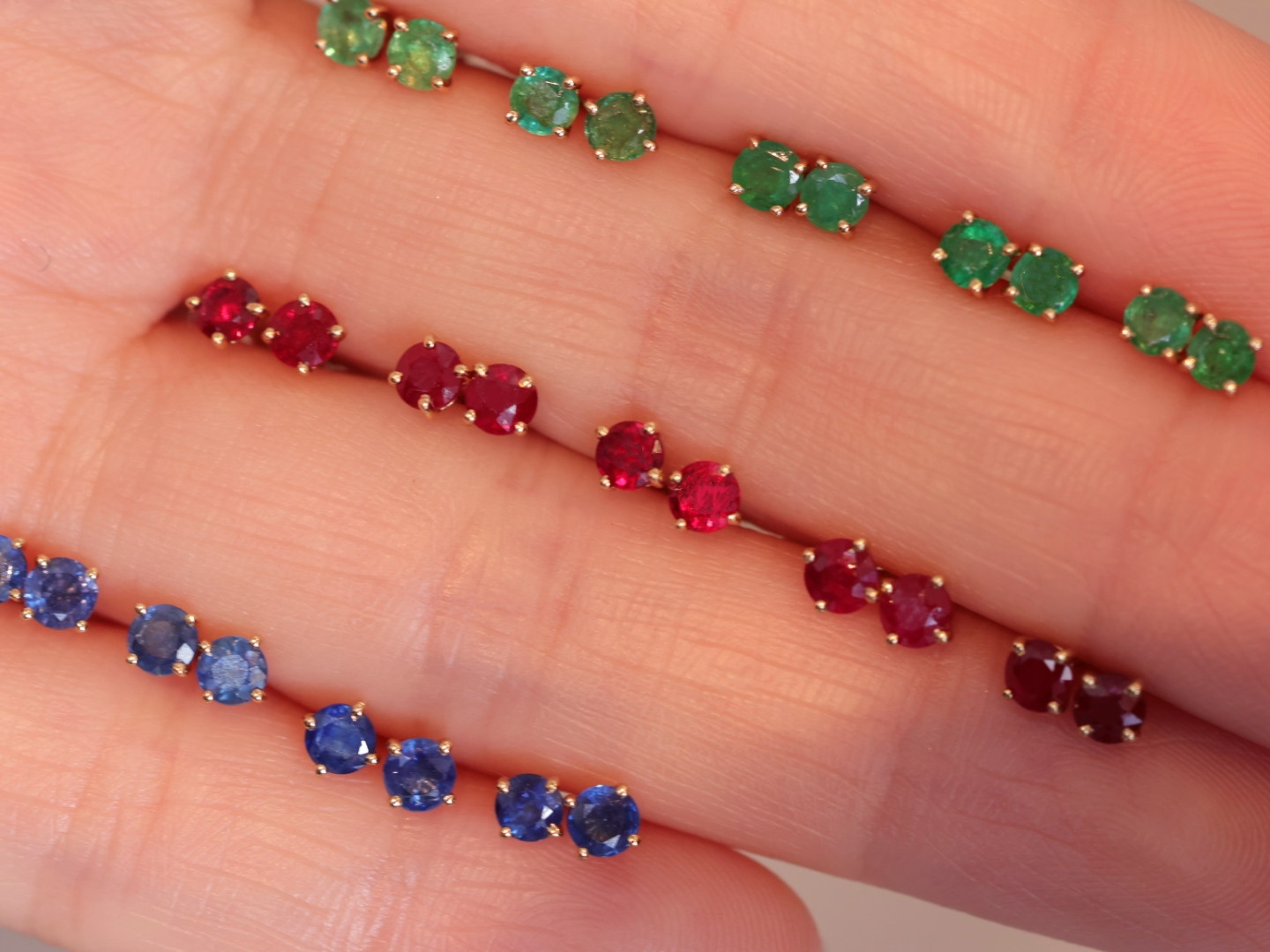 ミニサイズピアスk18