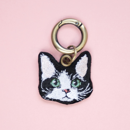 名入れ無料 あくびする猫 刺繍キーホルダー 猫好き ギフト 誕生日