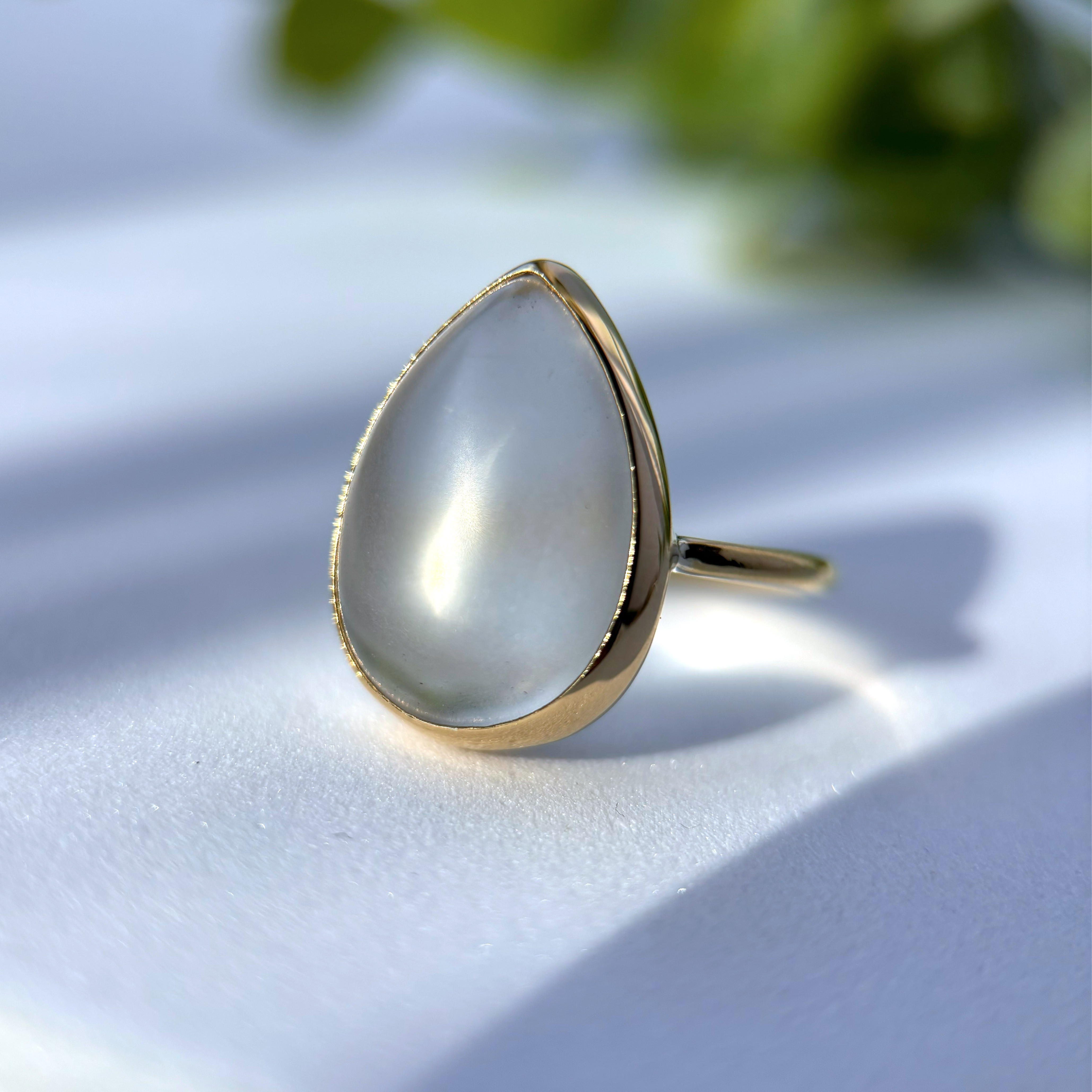 【13号】フロスト加工 ＊ 氷みたいな雫の水晶の真鍮リング