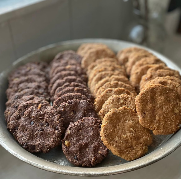 オーツクッキー缶【グルテンフリー、卵・乳製品・白砂糖不使用、アレルギー対応、ビーガン】 1枚目の画像