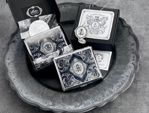 【名入れ】イニシャルモノグラム彫刻マルチケース 6枚目の画像