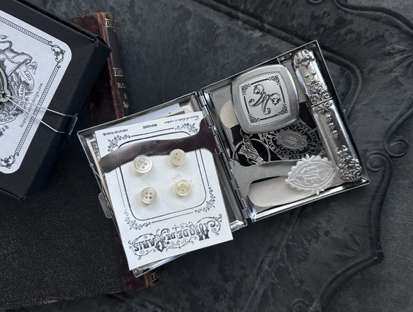 【名入れ】イニシャルモノグラム彫刻マルチケース 14枚目の画像