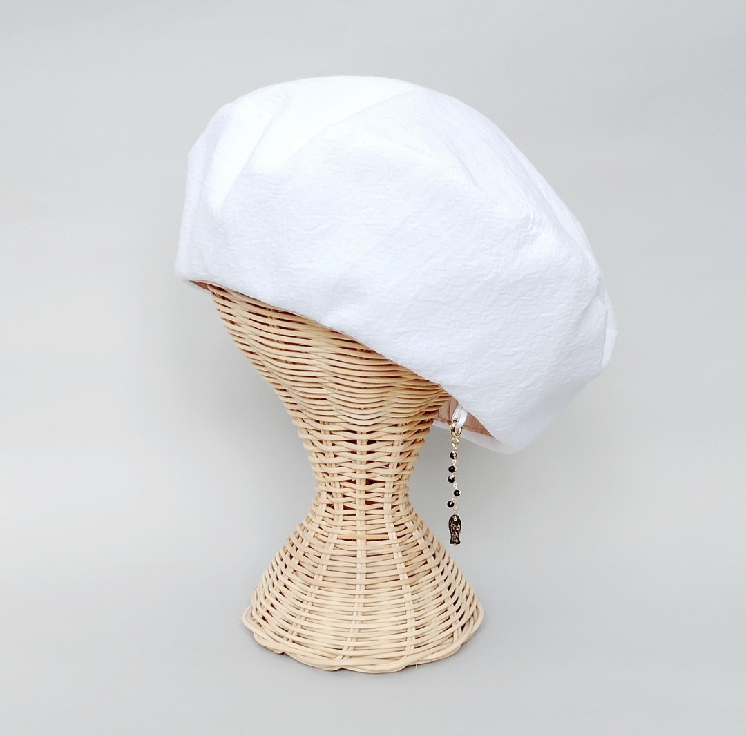 ホワイトコットンリネンベレー帽　チャームが付けられる　帽子　オーダーメイド　春　夏　秋　紫外線