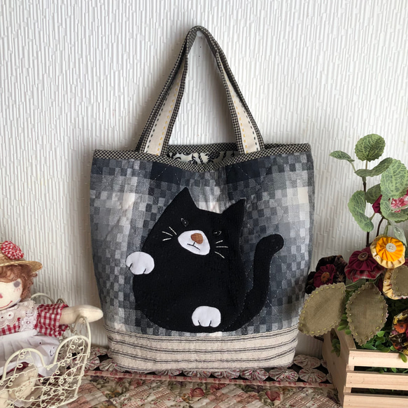 ふっくら黒ネコのアップリケバッグ(ふて猫ちゃん) トートバッグ plus