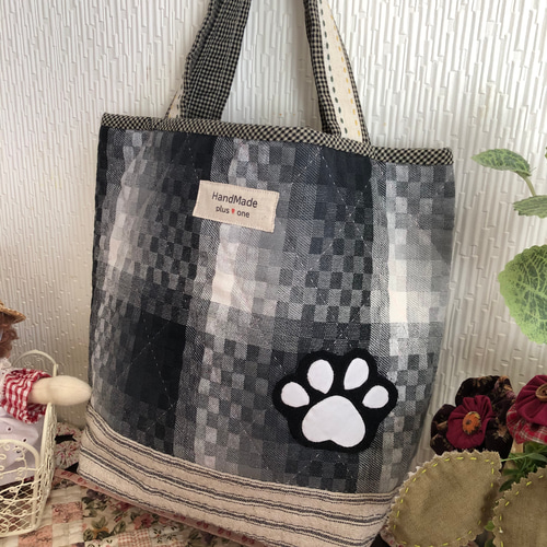 ふっくら黒ネコのアップリケバッグ(ふて猫ちゃん) トートバッグ plus