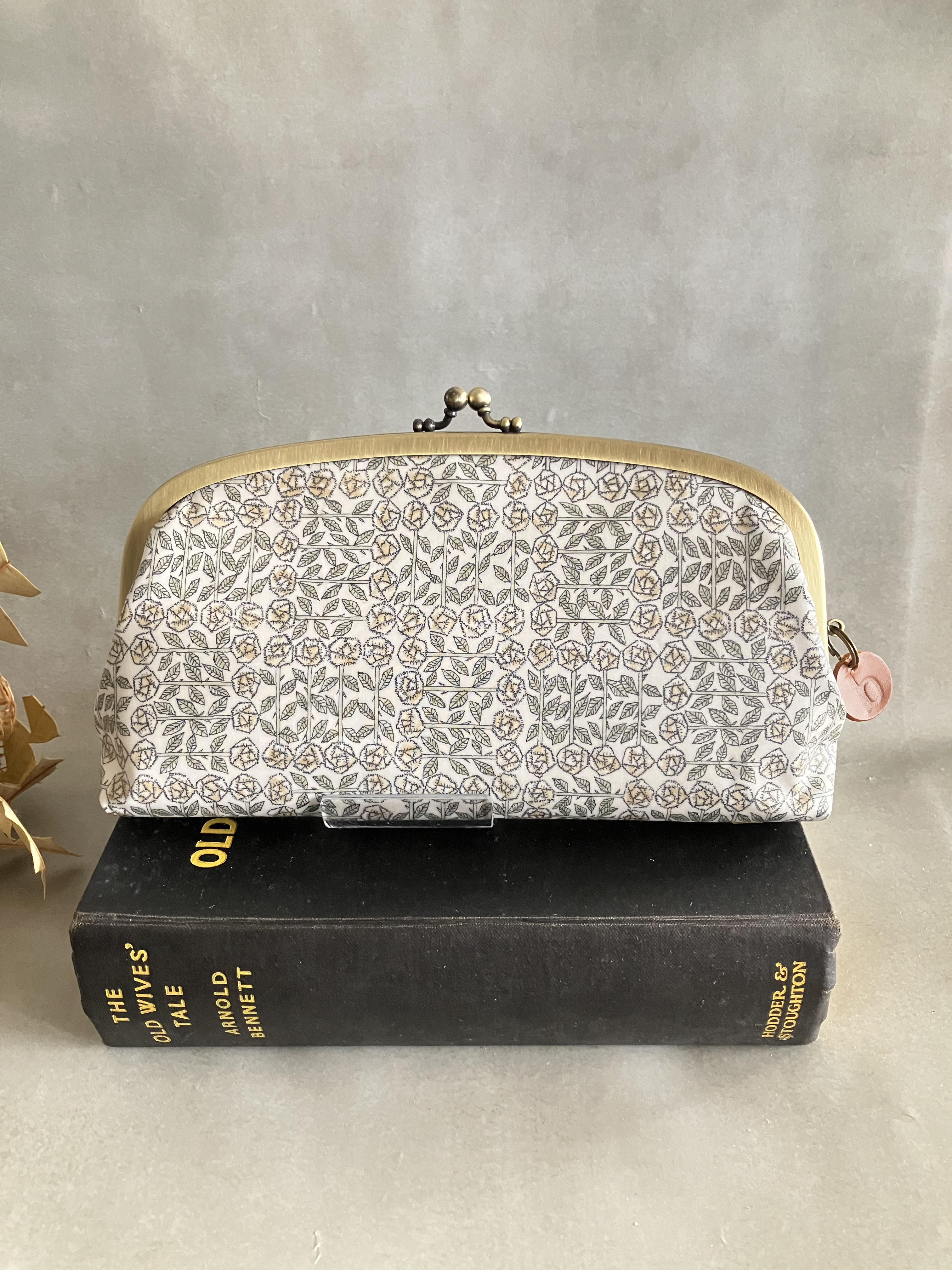 小銭が見やすい 長財布 リバティプリント　ラミネート