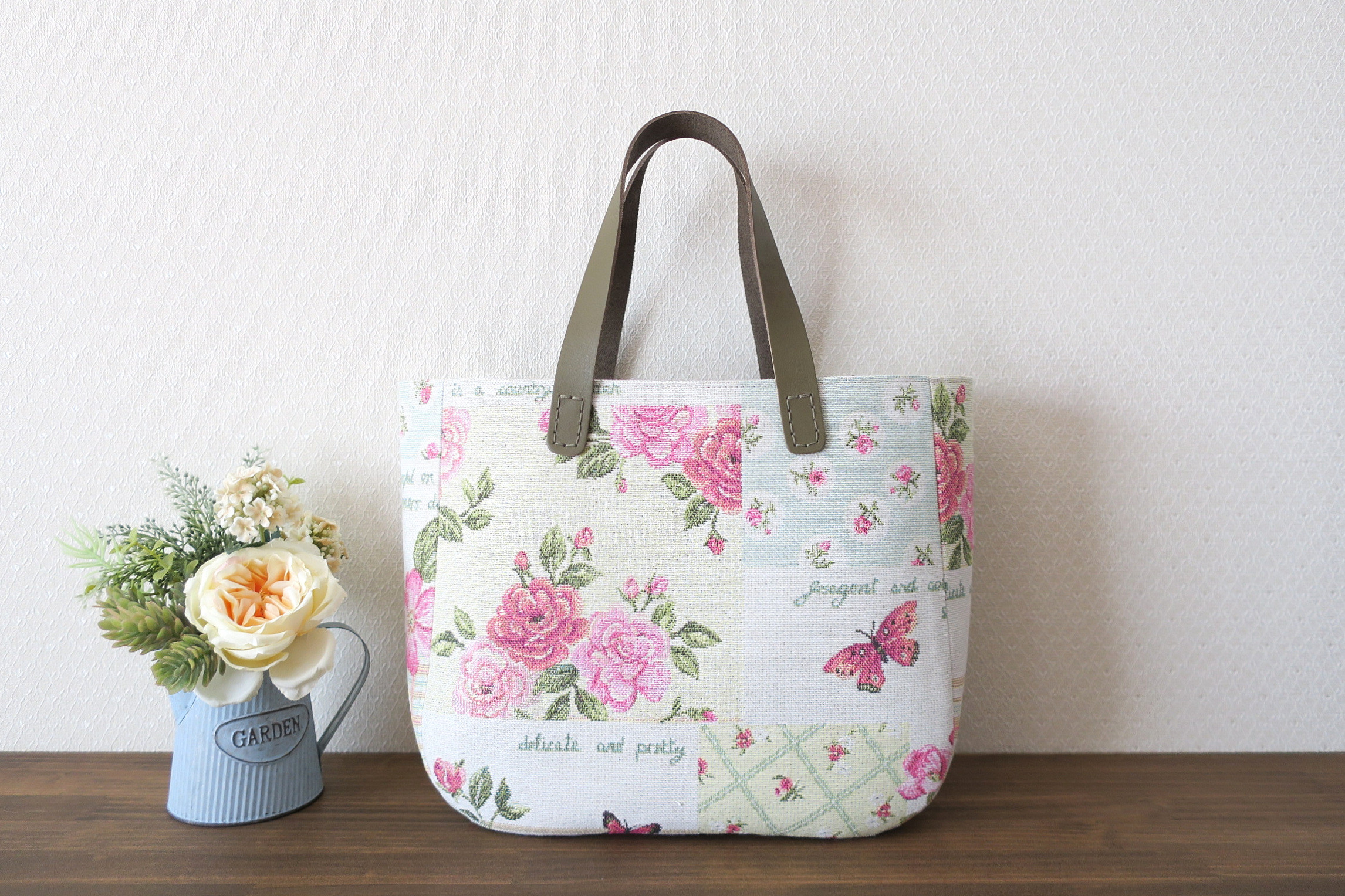 フェミニンシンプルトート・Sサイズ（インポート）