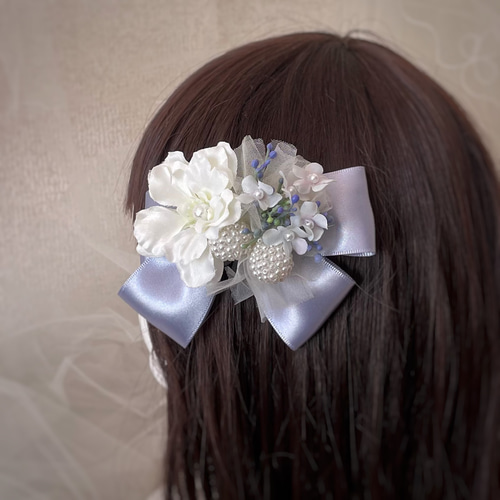 花の髪飾り ブルーリボン×デルフィフラワー 入学式 卒園式 結婚式 2501