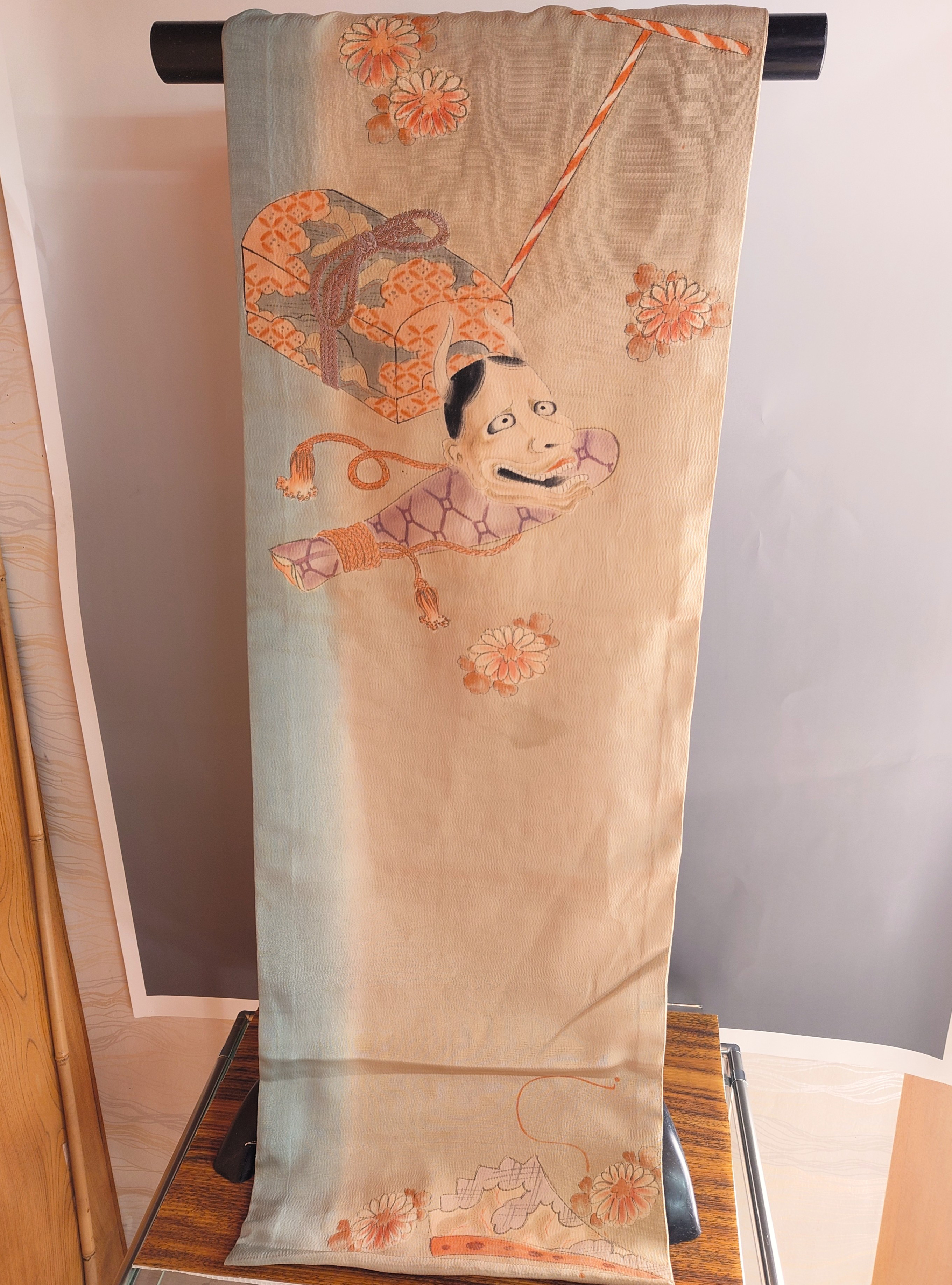 【名古屋帯】縮緬地　般若面と重箱　アンティーク帯