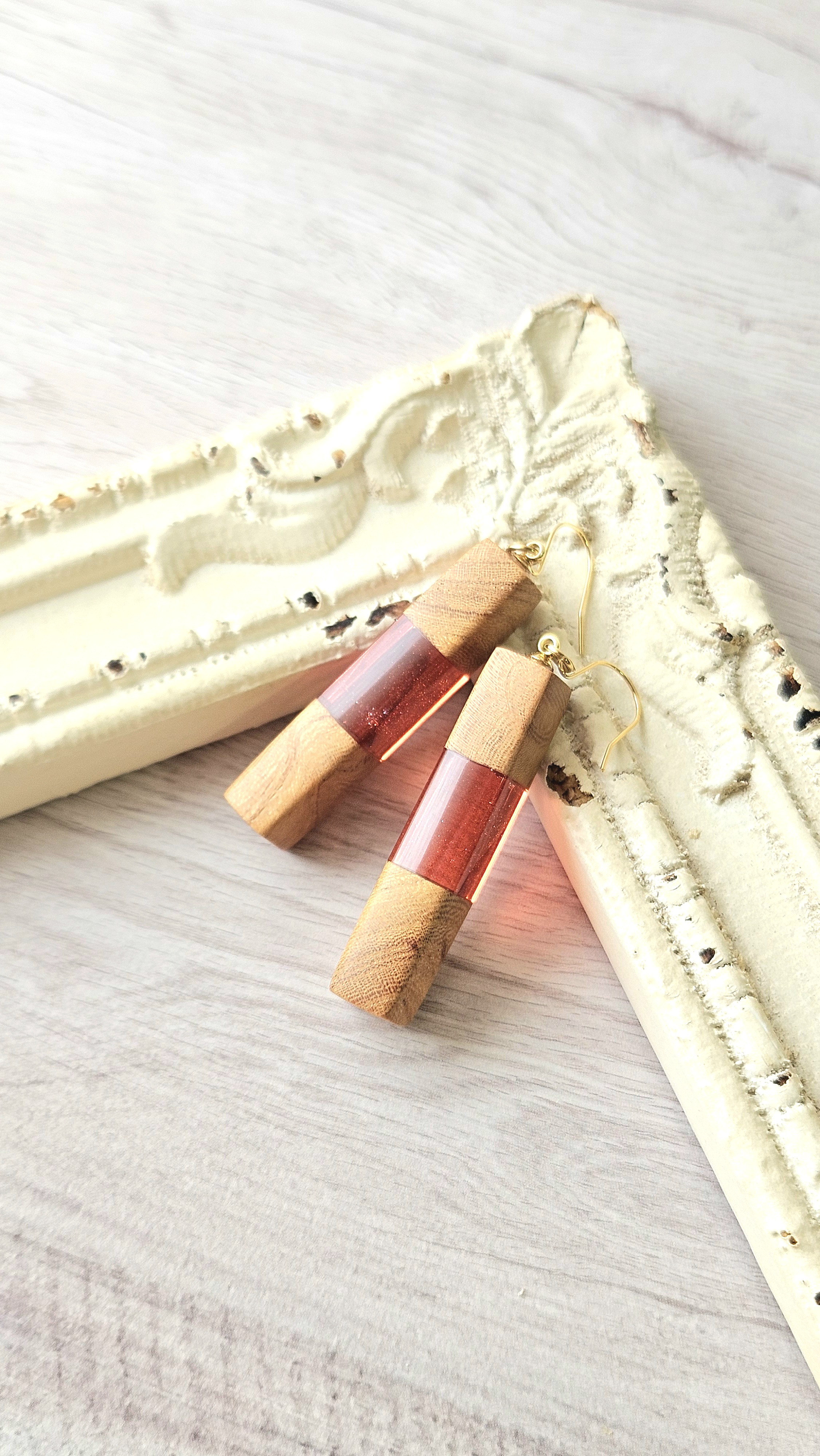 紅葉灯 ウッドレジンピアス/イヤリング【欅(けやき)】自然素材 スティック